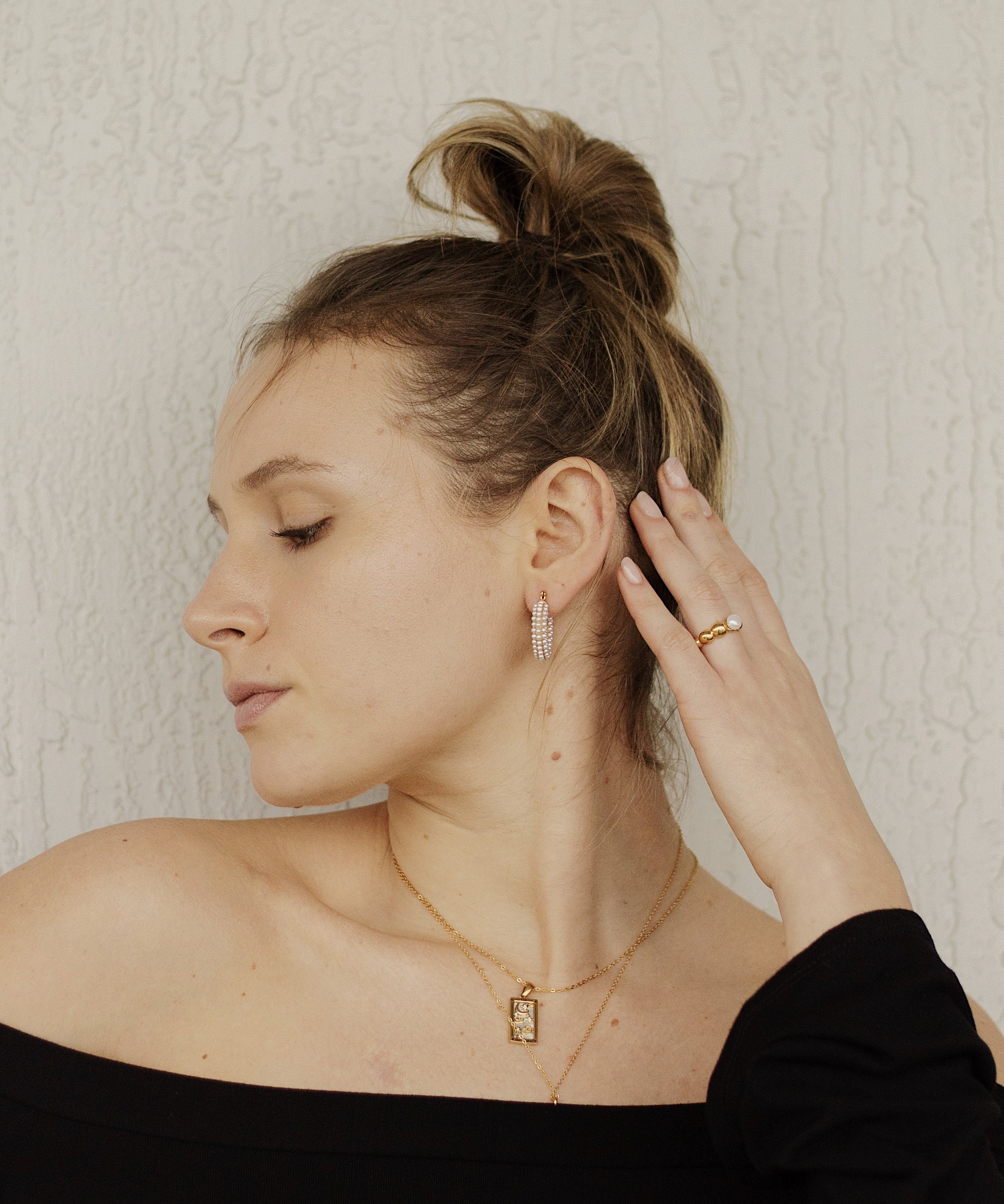 Cecilia Earring - Pearl Hoop Earring