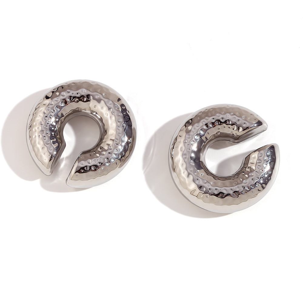 Noelia Earrings - Silver Hoop Earrings