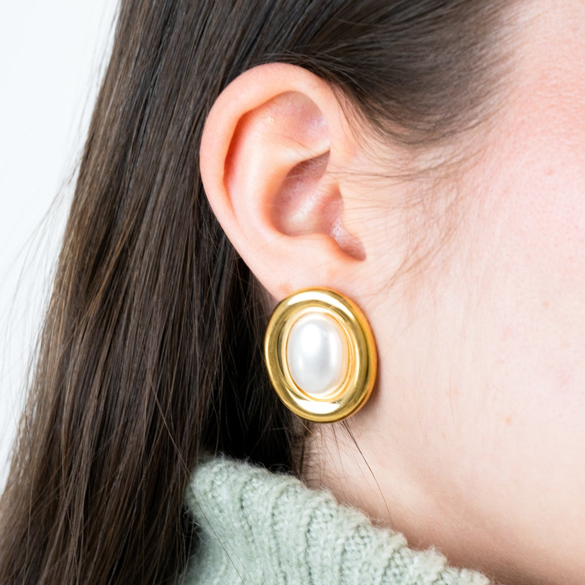 Vintage Oval Pearl Stud Earrings