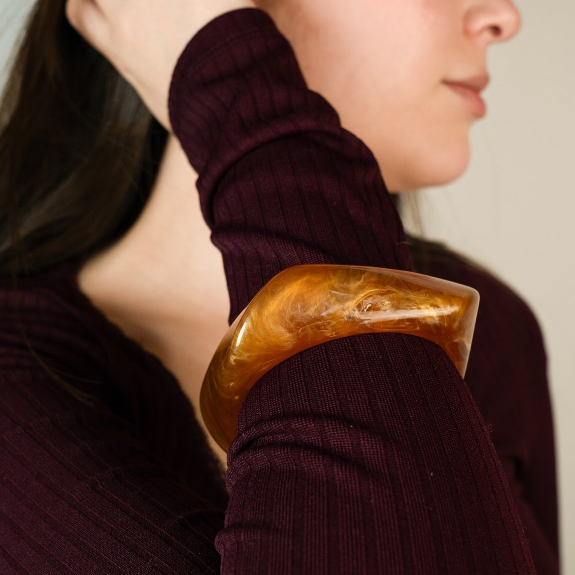 Tortoiseshell Resin Geometric Wide Bangle