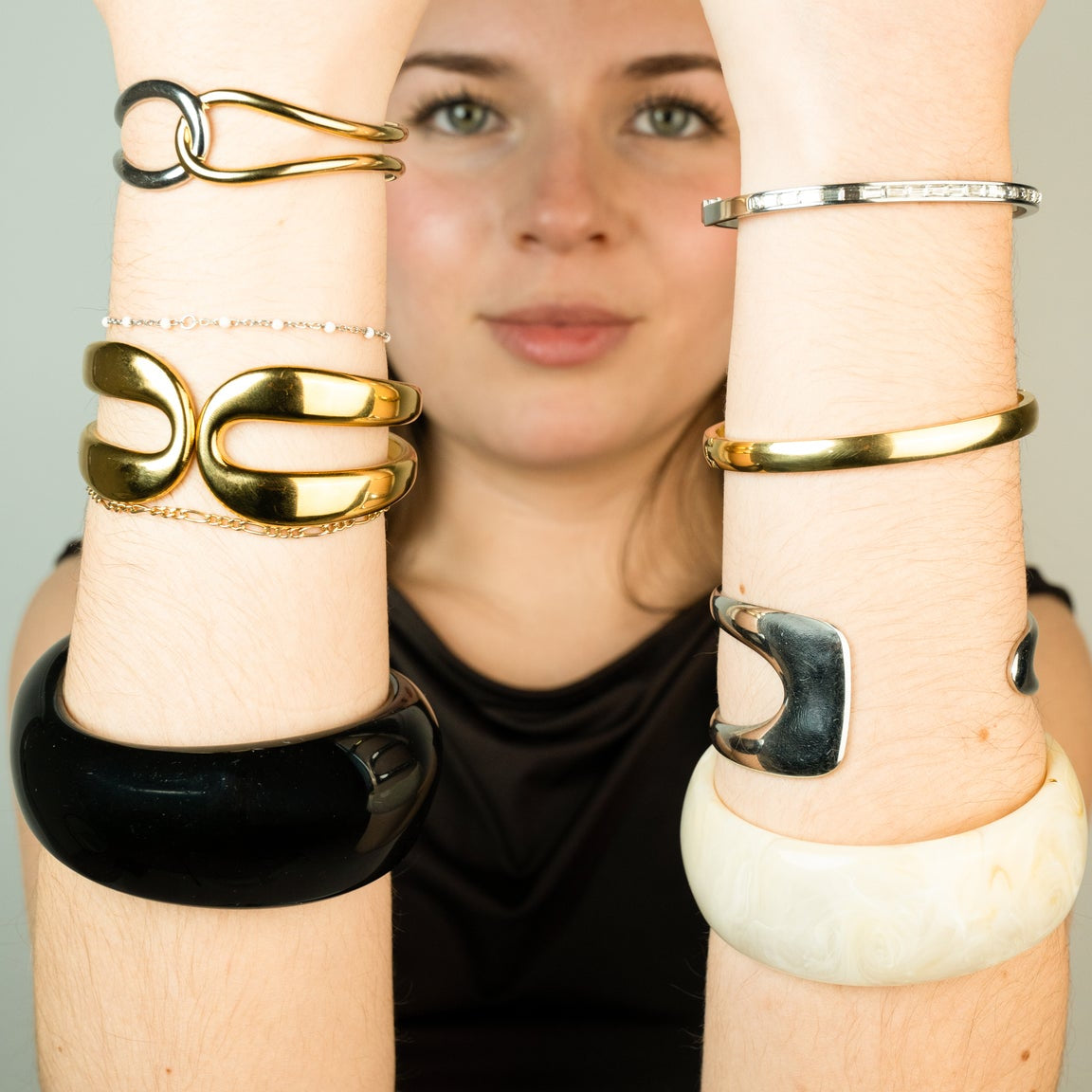 Fluid Dual-Band Gold Bangle